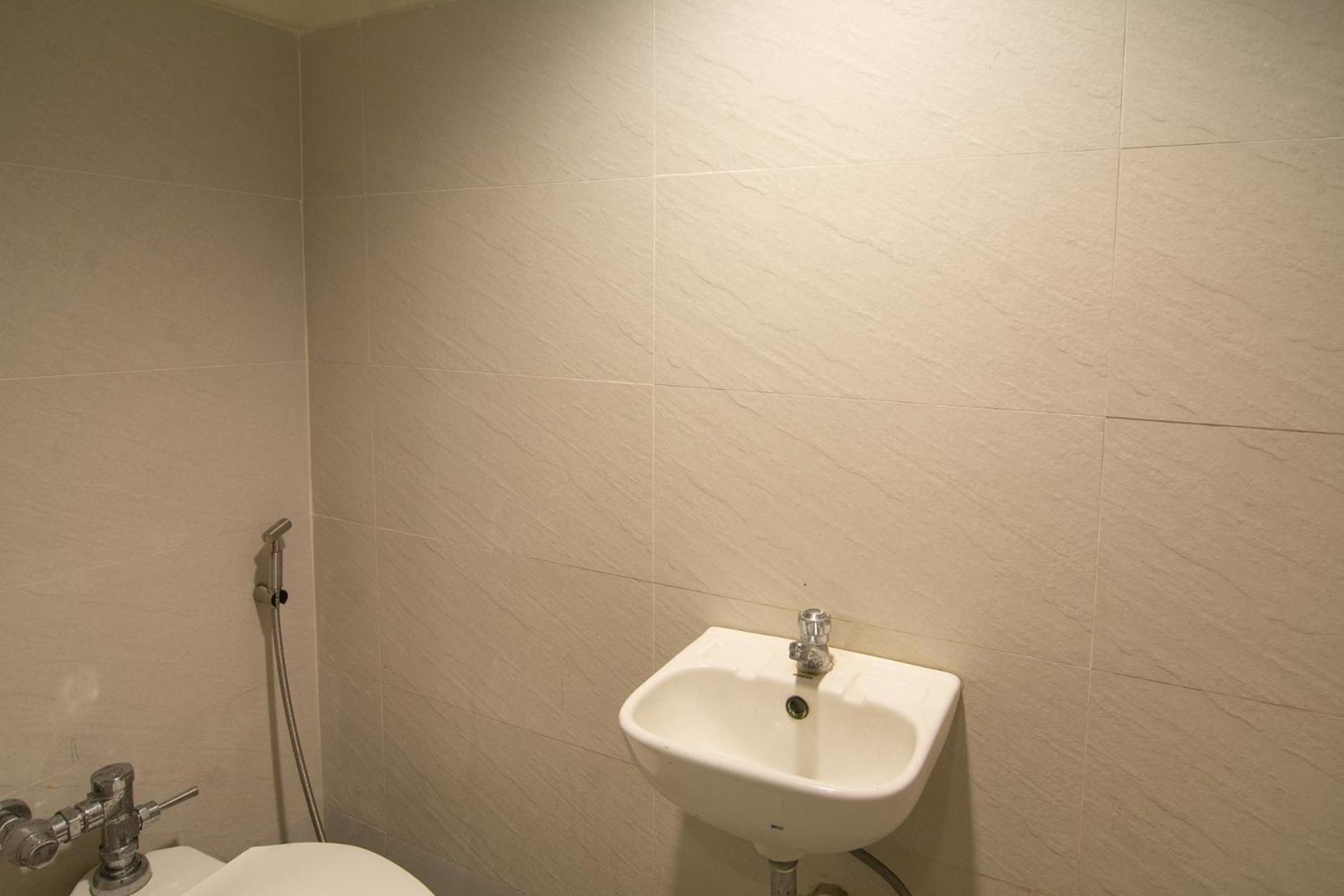 Ark Hostel City Center Manila Pasay Exterior photo